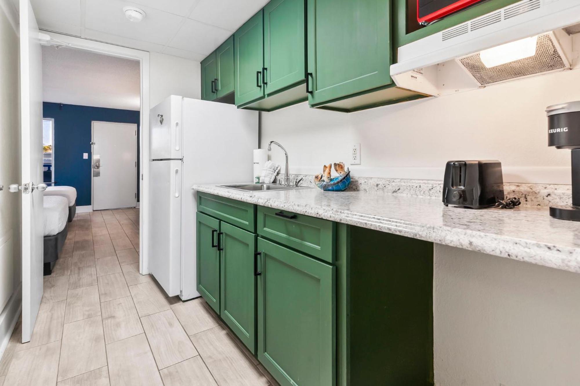 Recently Remodeled Double Queen Condo- Oceanfront Views! Boardwalk 135 Миртъл Бийч Екстериор снимка