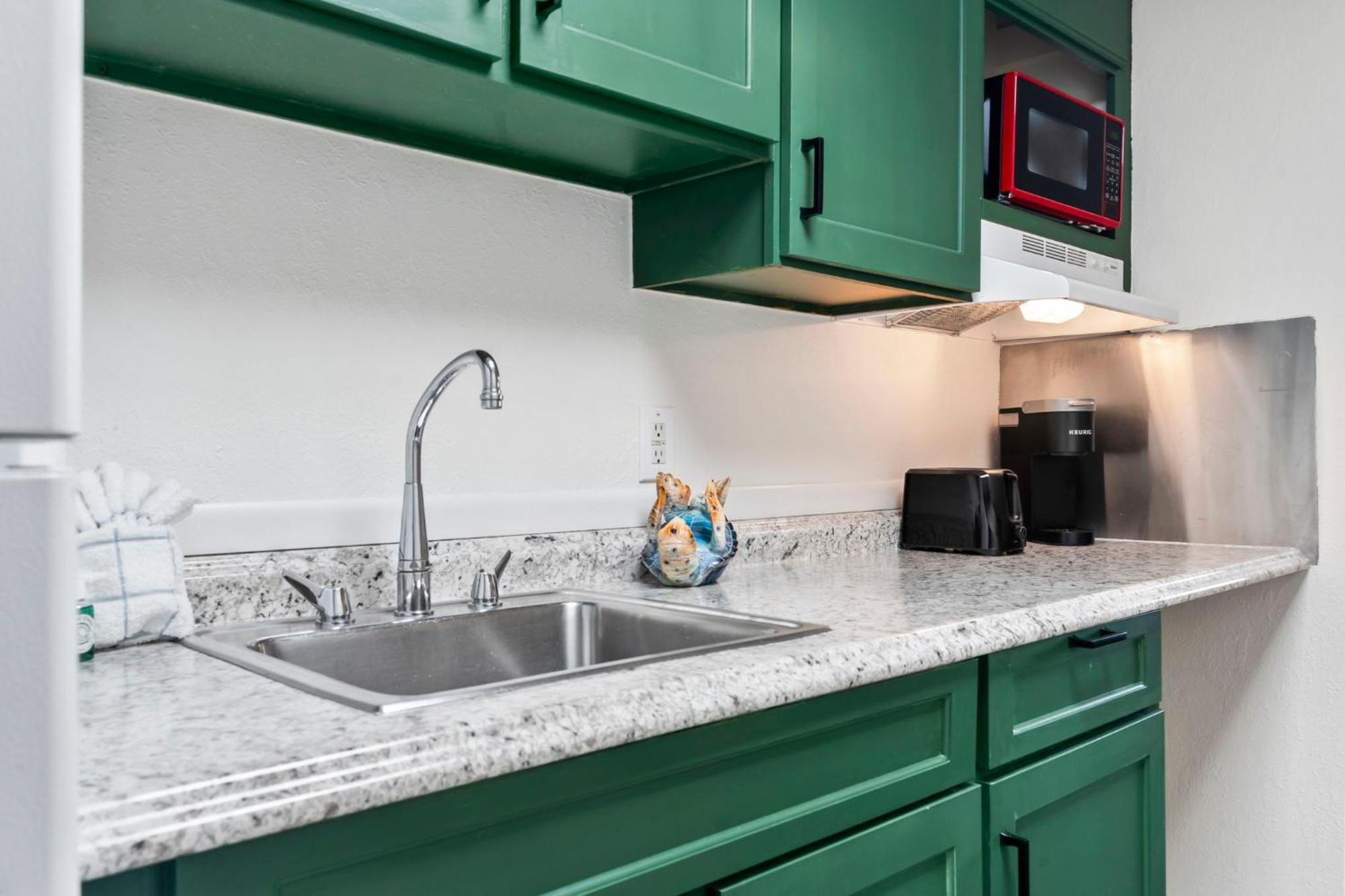 Recently Remodeled Double Queen Condo- Oceanfront Views! Boardwalk 135 Миртъл Бийч Екстериор снимка