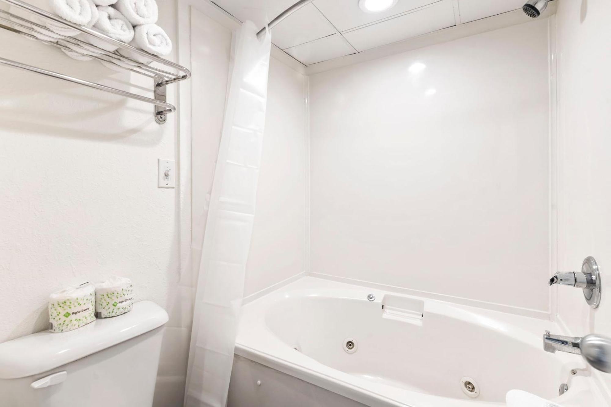 Recently Remodeled Double Queen Condo- Oceanfront Views! Boardwalk 135 Миртъл Бийч Екстериор снимка